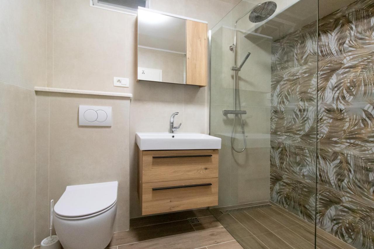 Lily Split Center Apartment Luaran gambar